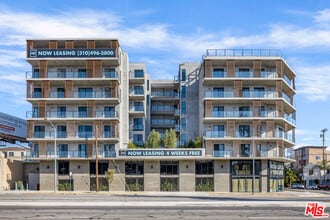 Building Photo - 3800 Mentone Ave