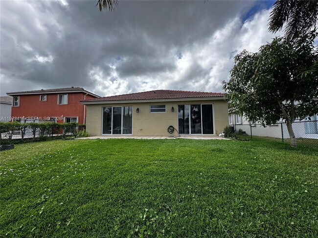 Foto del edificio - 2243 SW 134th Ave