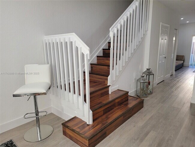 Photo - 1398 NE 33rd Ave House