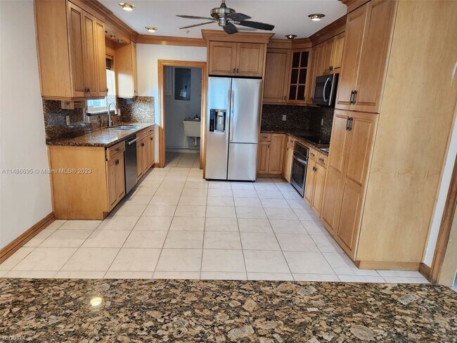 Foto del edificio - 3 br, 2 bath House - 2241 Jackson St Frnt