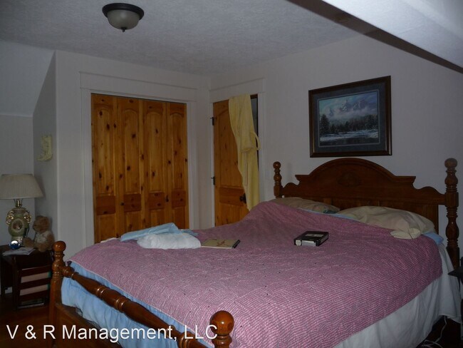 Building Photo - 3 br, 2 bath House - 10814 Silver Falls Hw...