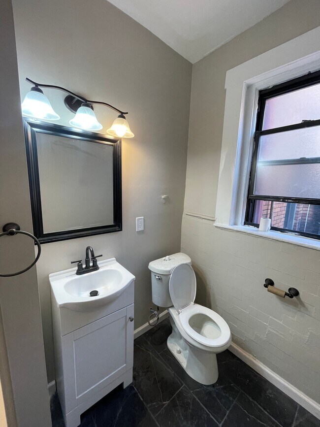 Foto del edificio - 4901 Friendship Ave