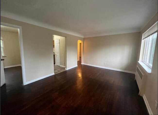 Foto del edificio - Updated 3-Bed Unit - Spacious!