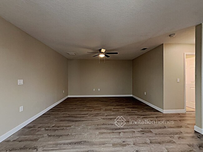 Foto del edificio - 1860 Willow Oak Dr N