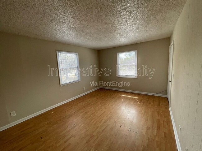 Photo - 5101 Curry Ford Rd Apartment