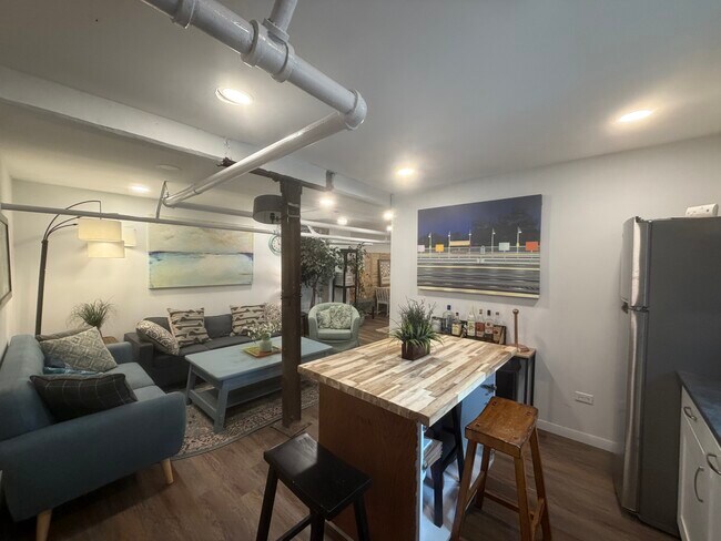 Foto del edificio - 5614 N Wayne Ave