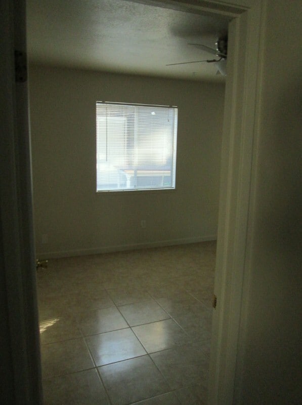 Building Photo - 4 Klondike Ct