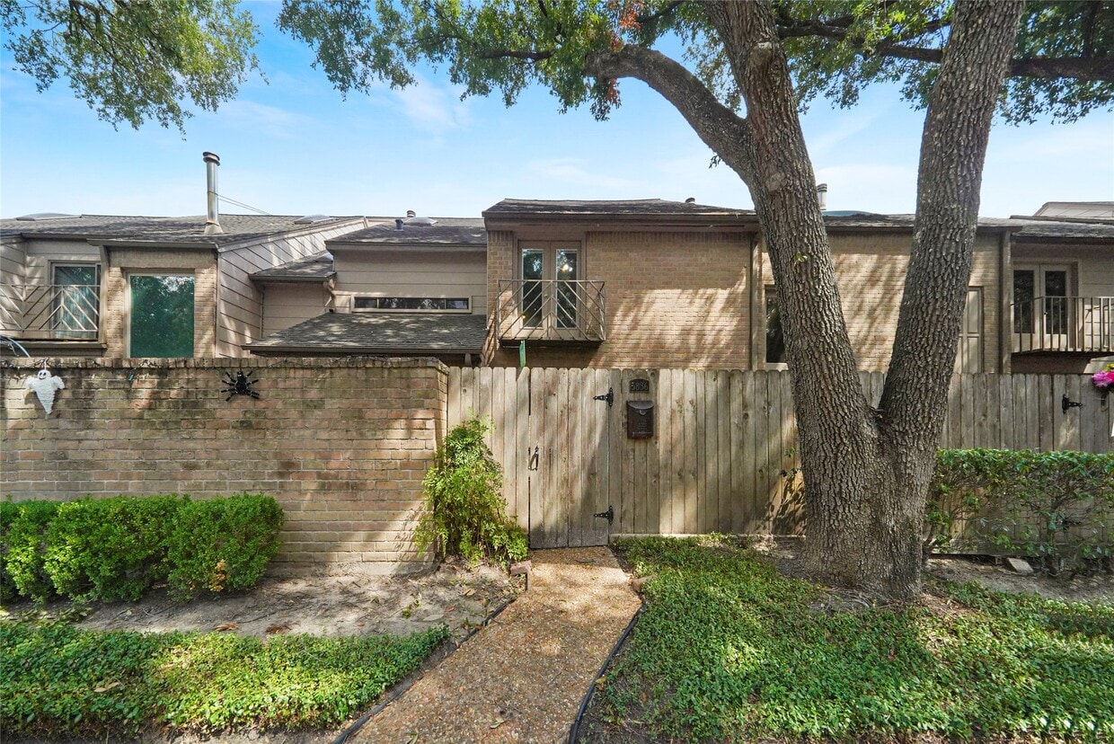 Primary Photo - 5836 Sampley Way