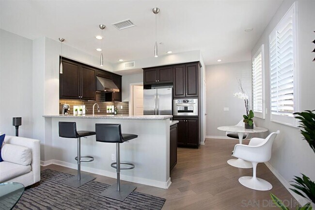 Foto del edificio - 1056 Pearl St