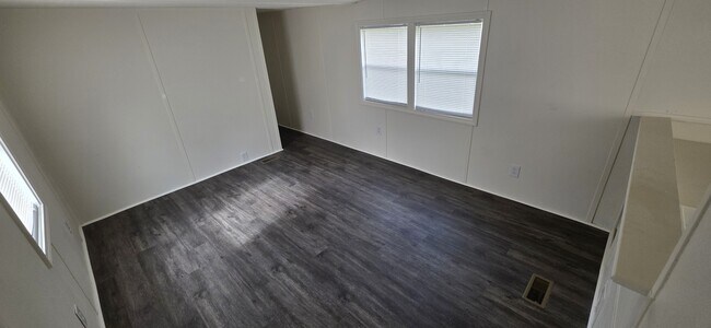 Foto del edificio - 8364 Cedar St
