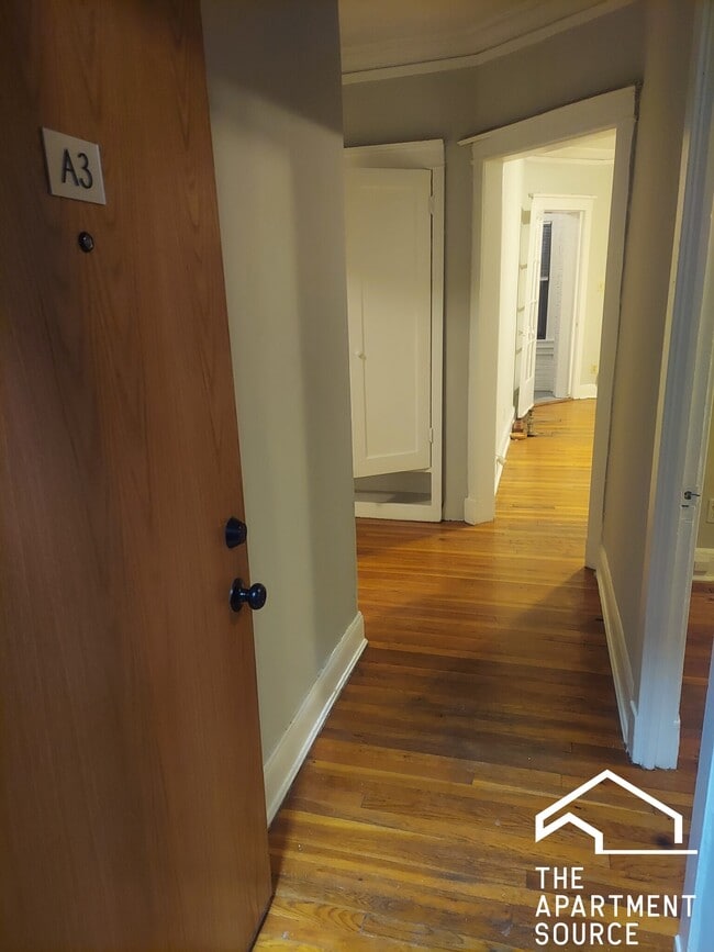 Photo - 4421 N Wolcott Ave Apartment