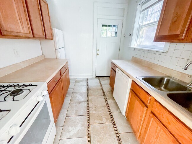 Foto del edificio - 1627-45 Ridge Ave.