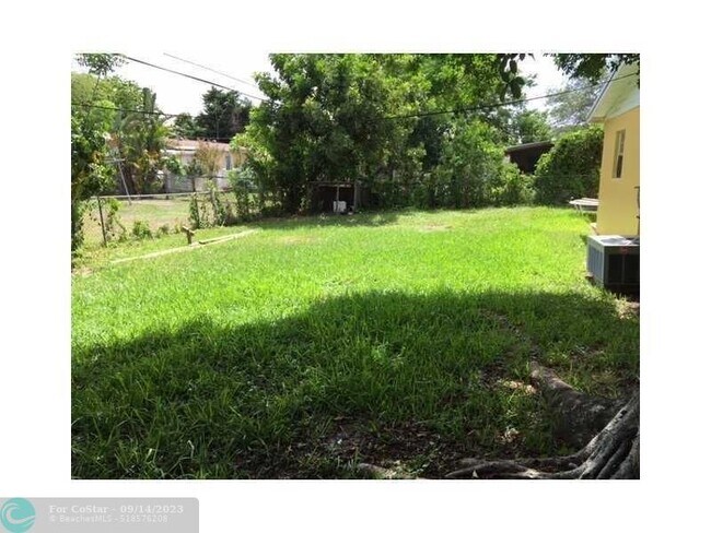 Foto del edificio - 5721 SW 38th St