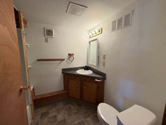 Building Photo - 3282 Bursell Rd