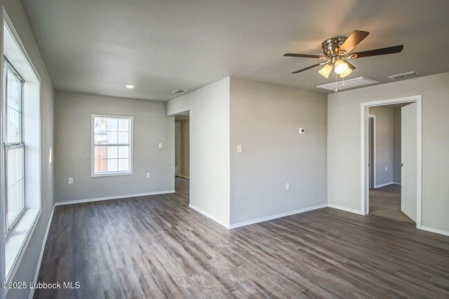 Building Photo - 1705 Avenue T
