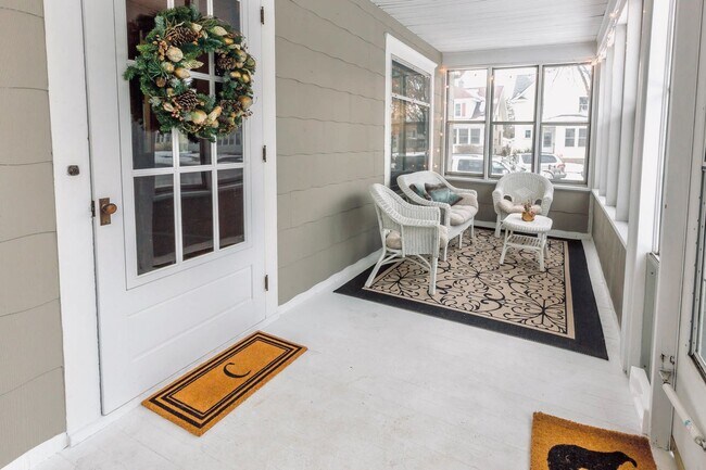 Foto del edificio - Charming 3bed 1.5bath Home in Saint Paul