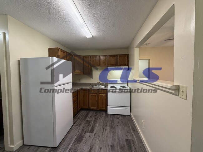 Building Photo - 1362 Chestnut St