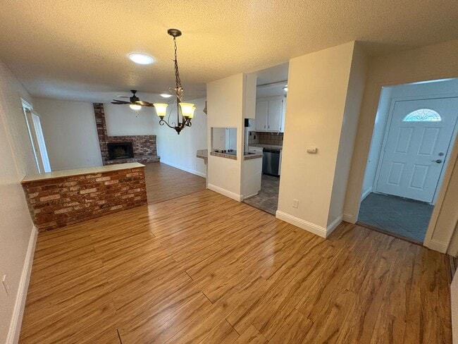 Building Photo - 8325 Lake Forest Dr