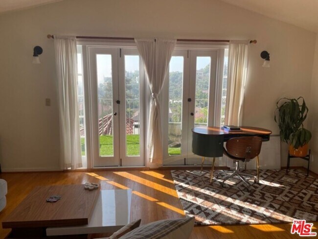 Foto del edificio - 6860 Alta Loma Terrace