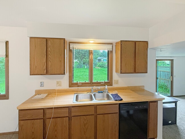 Building Photo - 6844 Sunset Meadow Dr