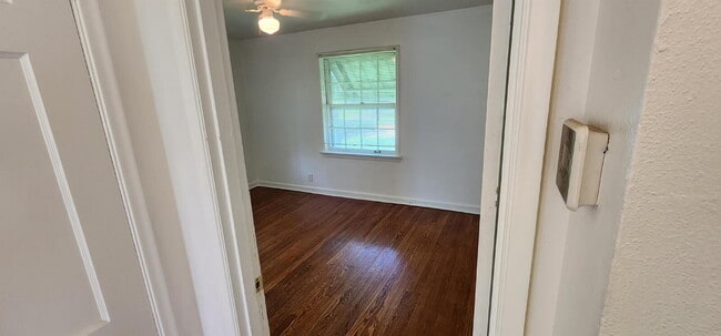 Building Photo - Updated Hanley Hills Home with Large Fenced Yard & Full Basement