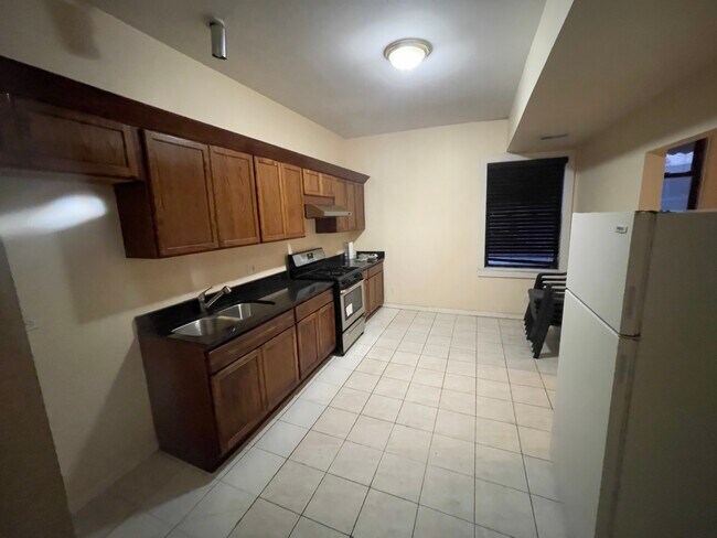 Kitchen - 3235 S Halsted St