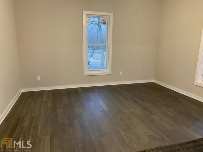 Foto del edificio - 6234 Collins St NE