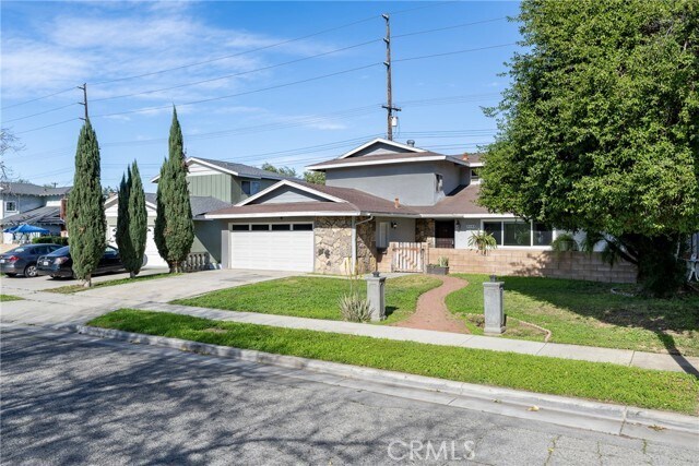 Foto del edificio - 5153 Merrill Ave