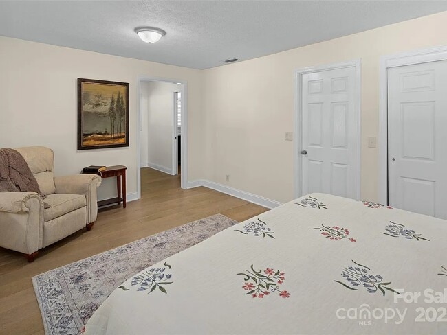 Main Bedroom - 4075 Little River Rd