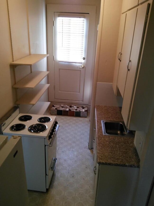 Building Photo - (488) 15th Street Apartments - 1 Bedroom /...