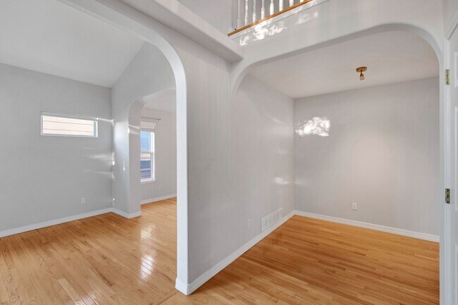 Foto del edificio - Stunning home on Millstream for rent!