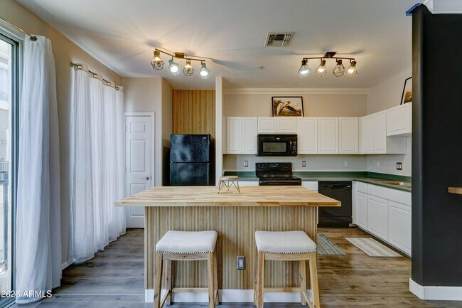 Foto del edificio - 22125 N 29th Ave