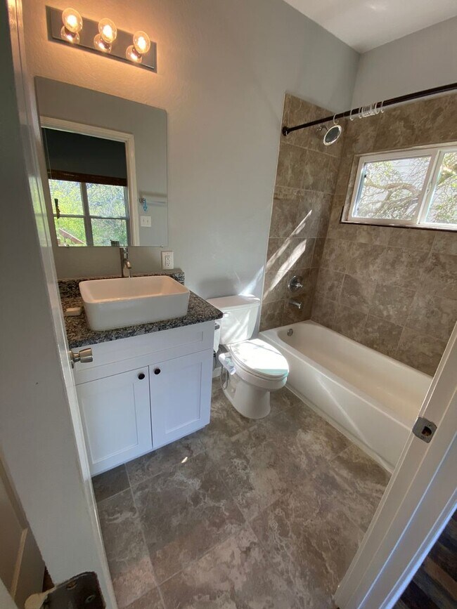 Building Photo - 12402 Jacobs Pond