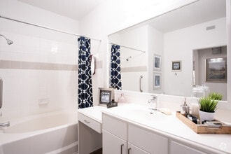 2 Bd, 2 Ba - Bridge at River Place