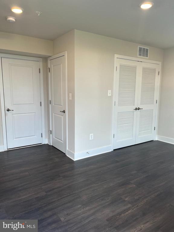 Building Photo - 7795 Barrensdale Rd