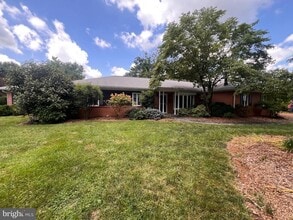 Building Photo - 245 Treeline Dr