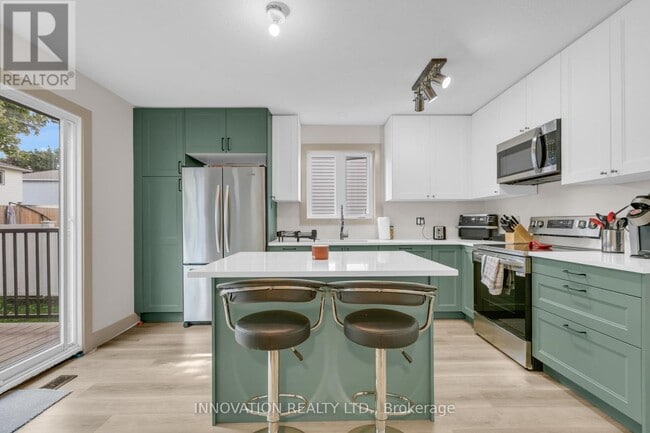 Building Photo - 704 Levac Dr