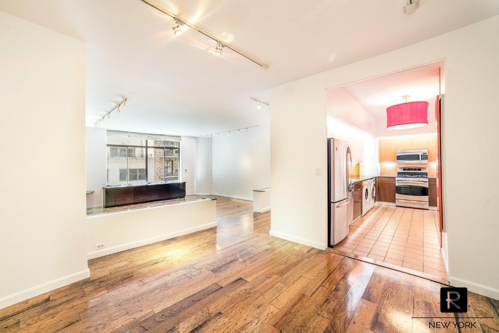 Building Photo - 525 E 80th St