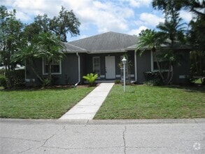 Building Photo - 4540 3rd Ave Dr E