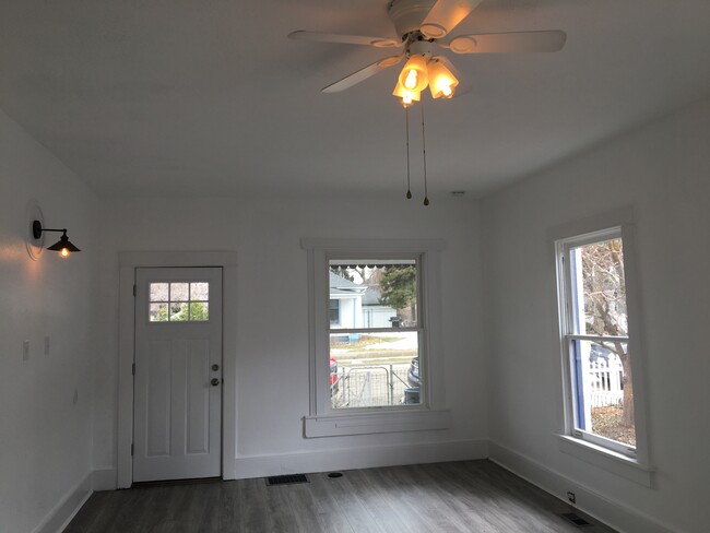 Living Room - 5625 Zephyr St