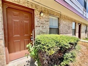 Building Photo - 3053 Olympia Dr