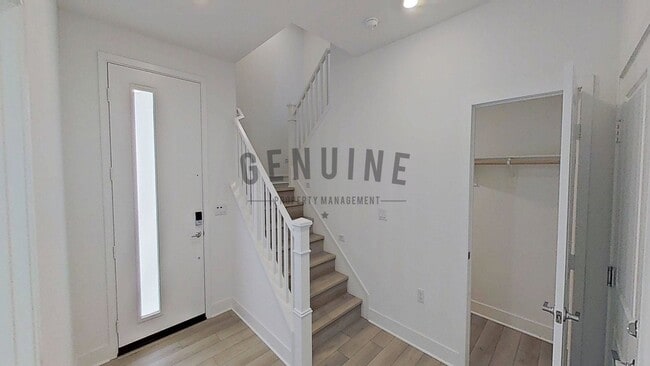 Building Photo - Spacious 4Bd 4Ba Tri-Level Home in Luna Park Community in Irvine