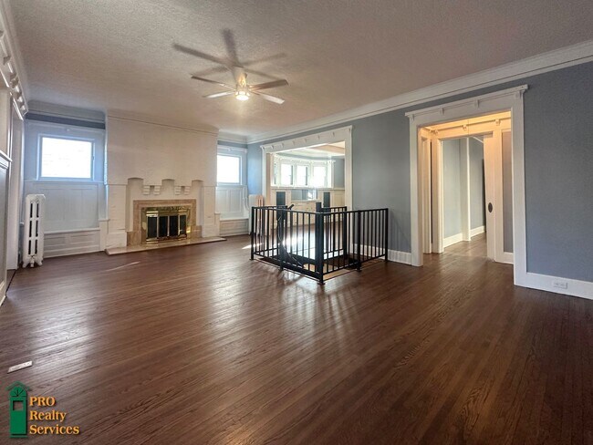Foto del edificio - Gorgeous 3 Bedroom Main Level Duplex Unit