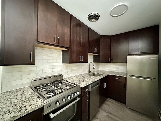 Foto del edificio - 450 W Barry Ave