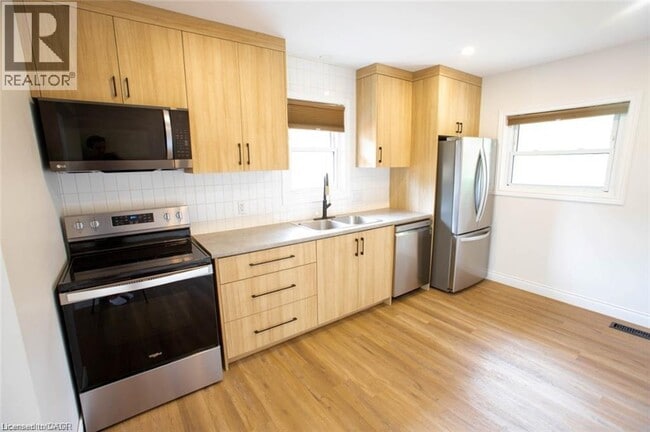 Building Photo - 177 Pleasant Ave