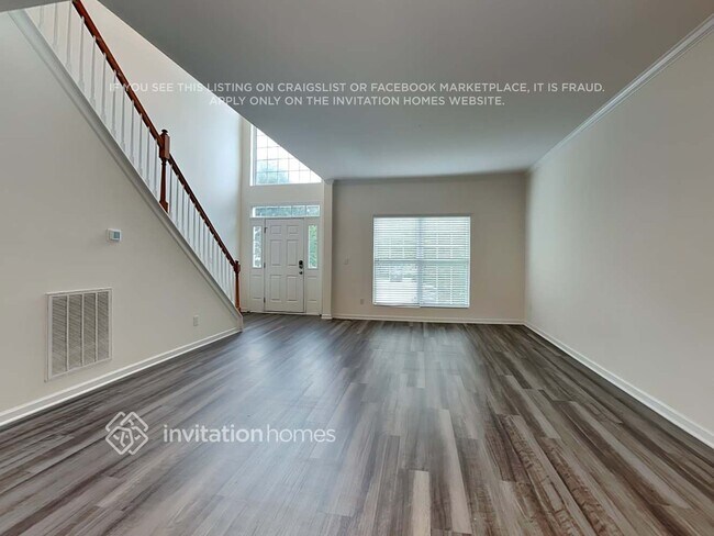 Building Photo - 40 Luzelle Dr