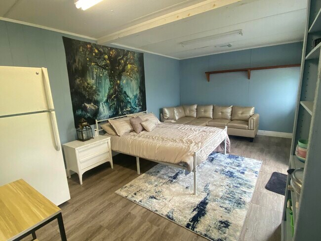 Foto del edificio - 2141 B Rd