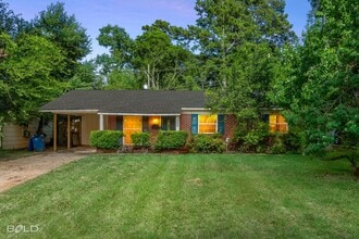 Building Photo - 9419 Normandie Dr