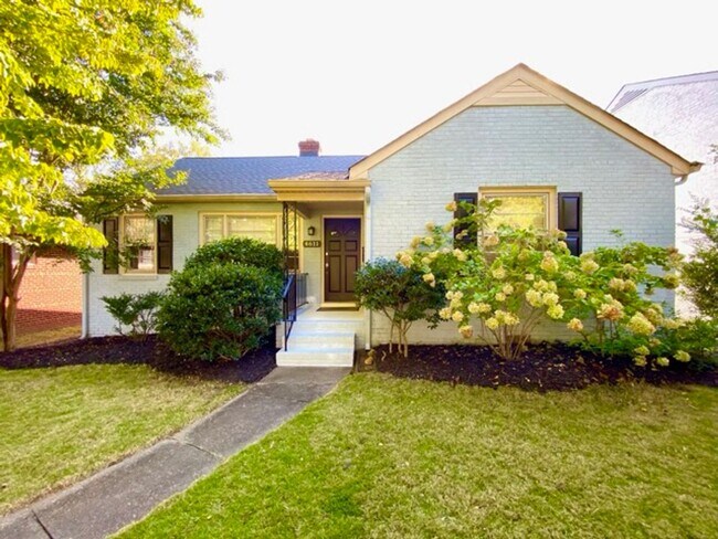 Building Photo - 2 Bedroom Near West End Private Escape