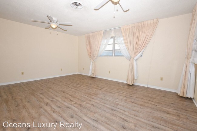 Building Photo - 5 br, 3 bath House - 126 Lindley Rd.